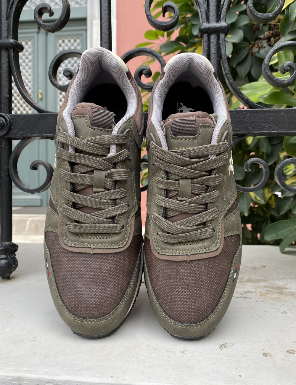 Ανδρικά sneakers της εταιρείας U.