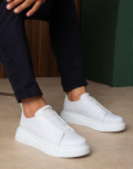 Ανδρικά δίσολα Sneakers με λάστιχα και λαστιχένια σόλα.
