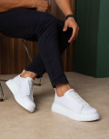 Ανδρικά δίσολα Sneakers με λάστιχα και λαστιχένια σόλα.