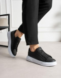 Ανδρικά δίσολα Sneakers με κορδόνια λαστιχένια σόλα.