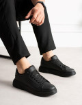Ανδρικά δίσολα Sneakers με κορδόνια λαστιχένια σόλα.