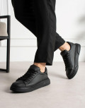 Ανδρικά δίσολα Sneakers με κορδόνια λαστιχένια σόλα.