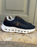 Ανδρικά Casual Sneakers με περίτεχνη διάτρητη σόλα, κατασκευασμένα απο δερματίνη  άριστης ποιότητας.