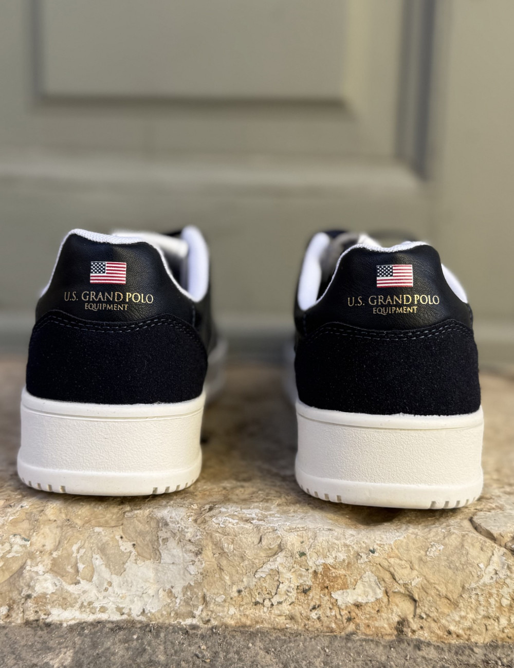 Ανδρικά χαμηλά Casual Sneakers κατασκευασμένα απο δερματίνη άριστης ποιότητας.