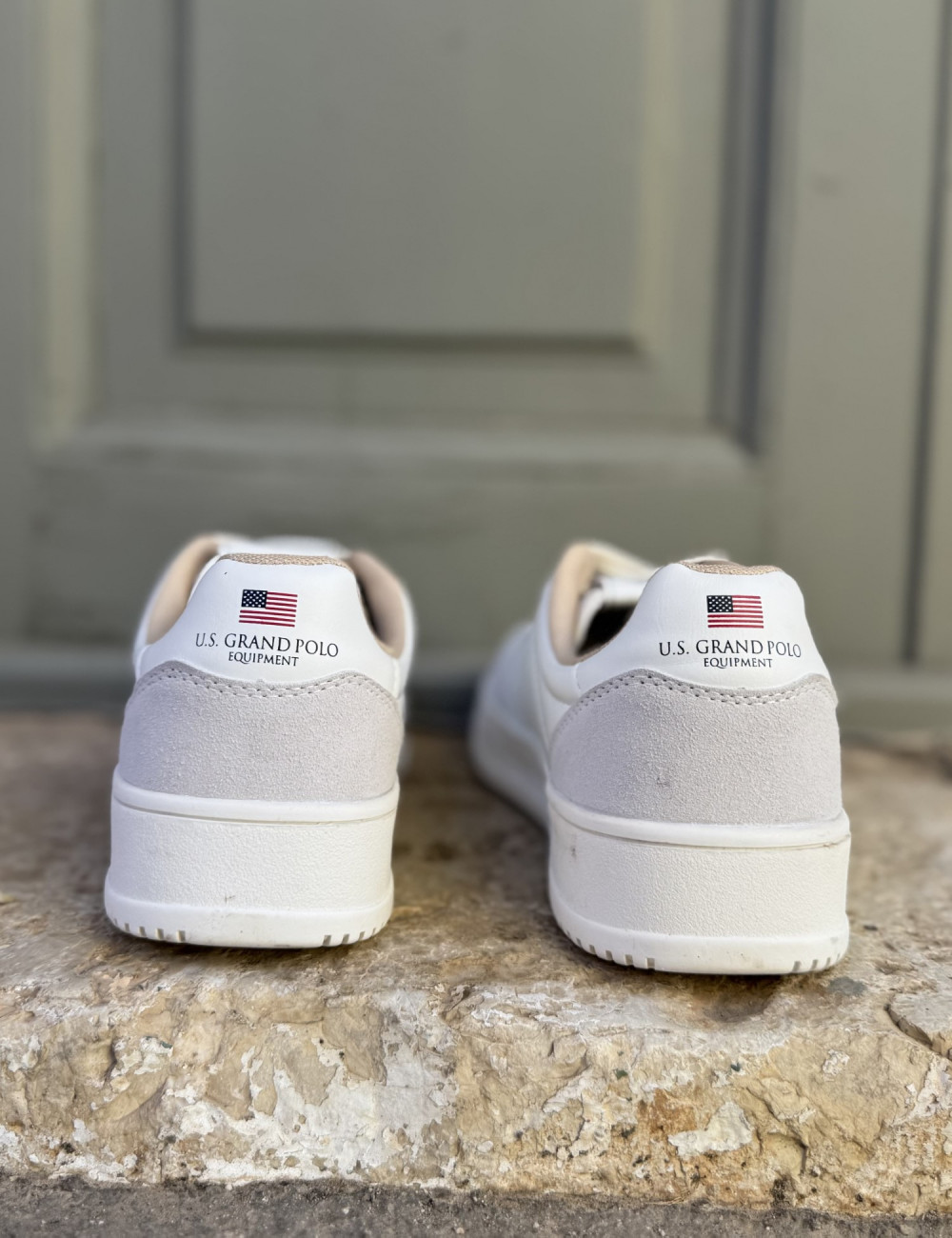 Ανδρικά χαμηλά Casual Sneakers κατασκευασμένα απο δερματίνη άριστης ποιότητας.