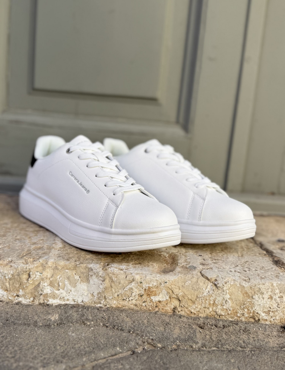 Ανδρικά δίσολα Sneakers με κορδόνια λαστιχένια σόλα.