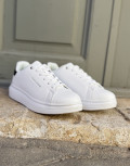 Ανδρικά δίσολα Sneakers με κορδόνια λαστιχένια σόλα.