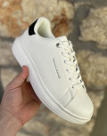 Ανδρικά δίσολα Sneakers με κορδόνια λαστιχένια σόλα.