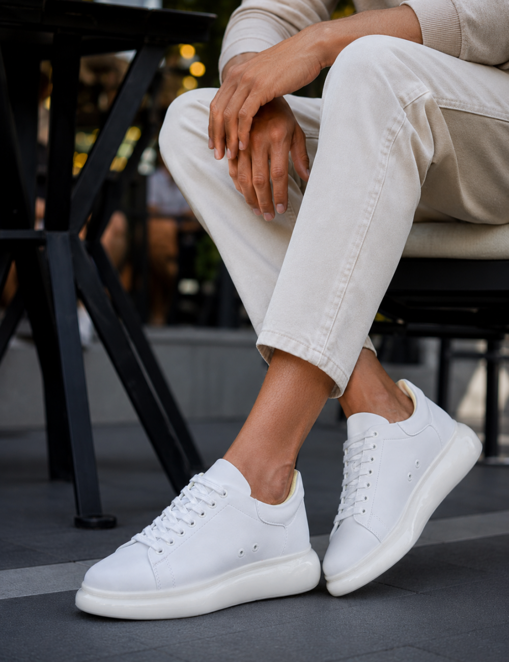 Ανδρικά, δίσολα Sneakers με κορδόνια λαστιχένια σόλα.
