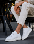 Ανδρικά, δίσολα Sneakers με κορδόνια λαστιχένια σόλα.