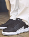 Ανδρικά δίχρωμα Sneakers κατασκευασμένα από οργανική δερματίνη άριστης ποιότητας.