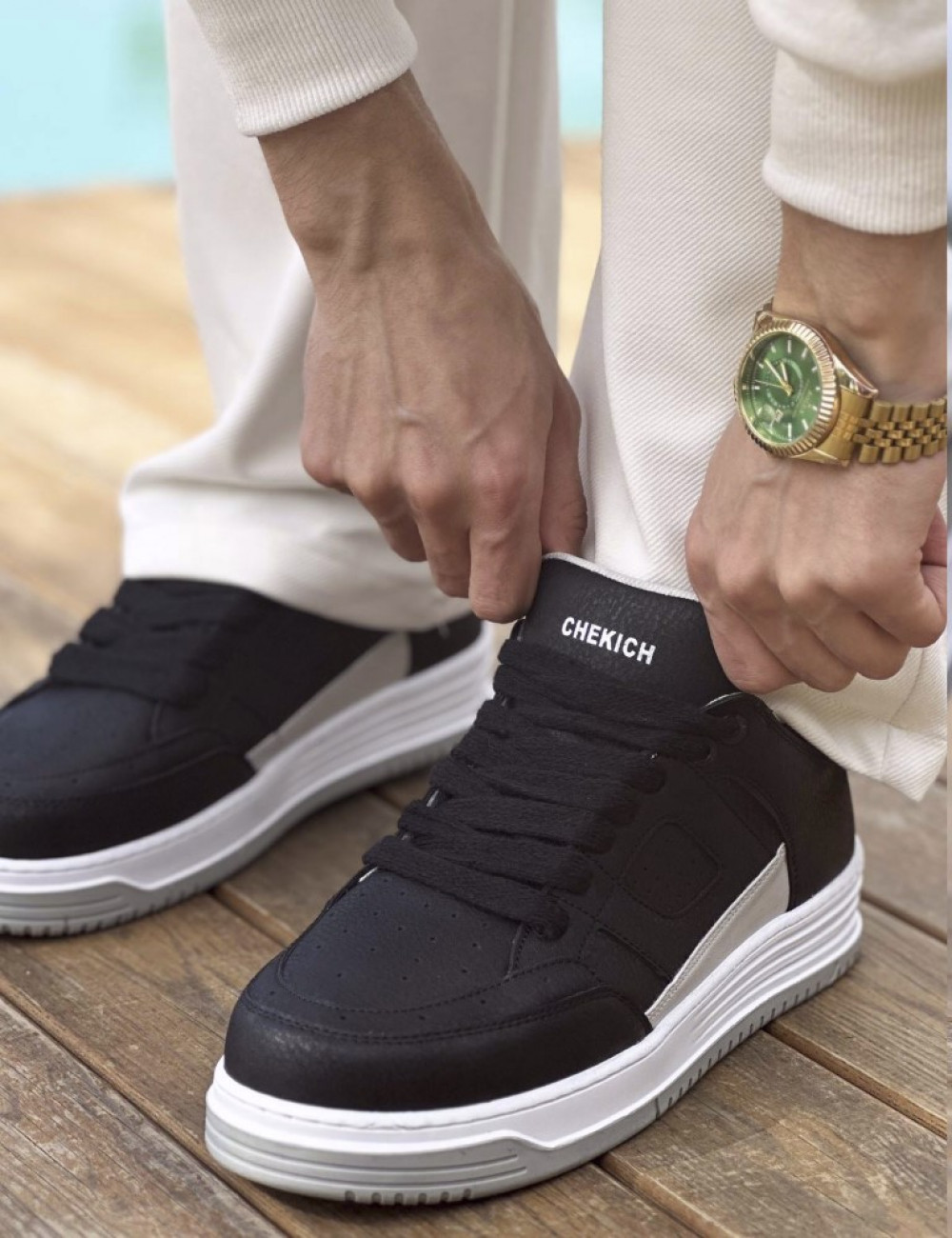 Ανδρικά δίχρωμα Sneakers κατασκευασμένα από οργανική δερματίνη άριστης ποιότητας.
