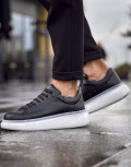 Ανδρικά μαύρα, δίσολα Sneakers με κορδόνια λαστιχένια σόλα.