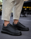 Ανδρικά μαύρα, δίσολα Sneakers με κορδόνια λαστιχένια σόλα.