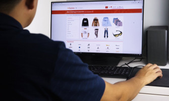 Γιατί να αγοράσετε ρούχα online