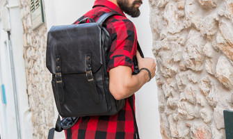 Backpack o’clock! Οι τσάντες πλάτης που χρειάζονται οι άνδρες, με βάση τις καθημερινές τους δραστηριότητες