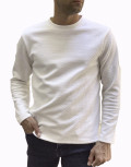 Ανδρική λευκή μακρυμάνικη μπλούζα με ανάγλυφο σχέδιο MAJE106