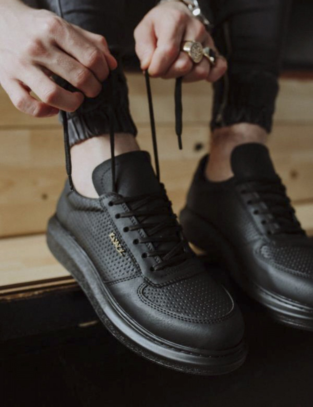 Ανδρικά μαύρα Sneakers δερματίνη ανάγλυφο σχέδιο 0422020BT