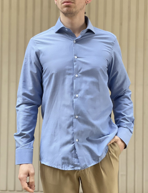 Ανδρικό γαλάζιο πουκάμισο με μικρό σχέδιο Modern Fit 301512D