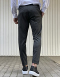 Ανδρικό παντελόνι υφασμάτινο με πιέτα και ρίγα μαύρο  J14M