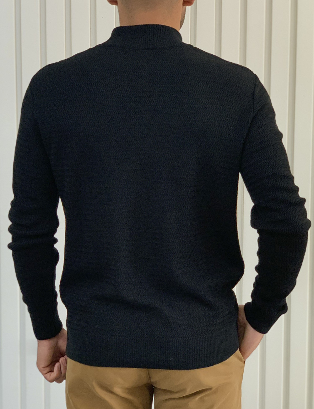 Darious Ανδρικό μαύρο πουλόβερ μονόχρωμο με γιακά 23141