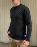 Ανδρική μαύρη μακρυμάνικη μπλούζα με ανάγλυφο σχέδιο MAJE100B