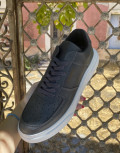Ανδρικά μονόχρωμα Sneakers κατασκευασμένα από οργανική δερματίνη άριστης ποιότητας.
