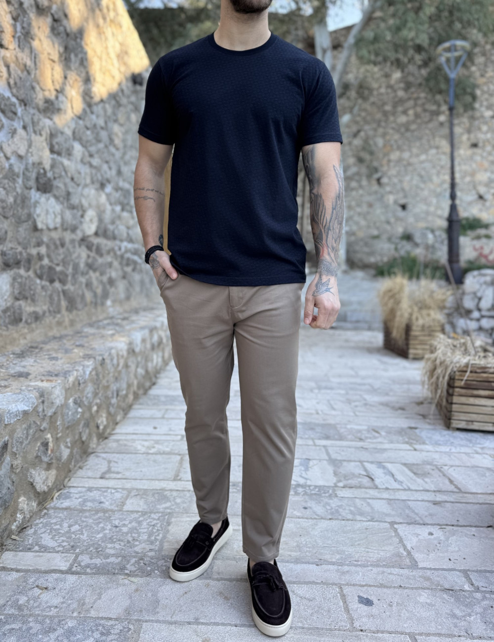 Ανδρική κοντομάνικη μπλούζα .