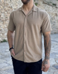 Ανδρικό κοντομάνικο πουκάμισο σε oversized γραμμή.
