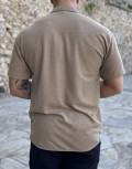 Ανδρικό κοντομάνικο πουκάμισο σε oversized γραμμή.