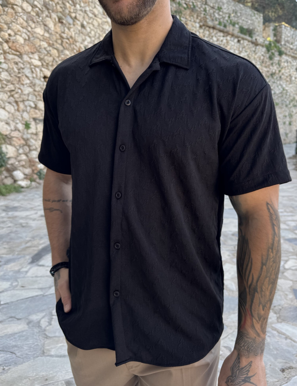 Ανδρικό κοντομάνικο πουκάμισο σε oversized γραμμή.