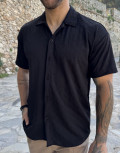 Ανδρικό κοντομάνικο πουκάμισο σε oversized γραμμή.