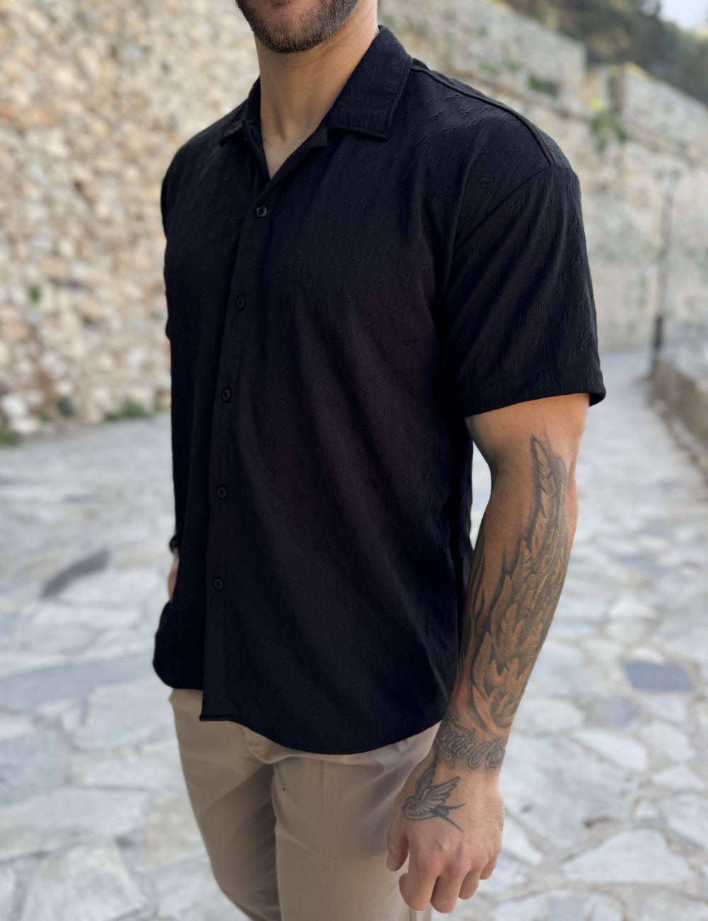 Ανδρικό κοντομάνικο πουκάμισο σε oversized γραμμή.