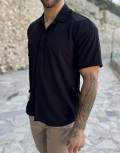 Ανδρικό κοντομάνικο πουκάμισο σε oversized γραμμή.