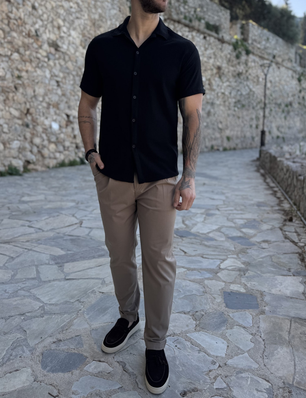 Ανδρικό κοντομάνικο πουκάμισο με ιδιαίτερη πλέξη σε oversized γραμμή.