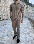 Ανδρικό κοντομάνικο πουκάμισο σε oversized γραμμή.