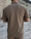 Ανδρικό κοντομάνικο πουκάμισο σε oversized γραμμή.