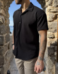 Ανδρικό κοντομάνικο πουκάμισο σε oversized γραμμή.