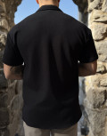 Ανδρικό κοντομάνικο πουκάμισο σε oversized γραμμή.