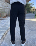Ανδρικό υφασμάτινο παντελόνι με πιέτες.