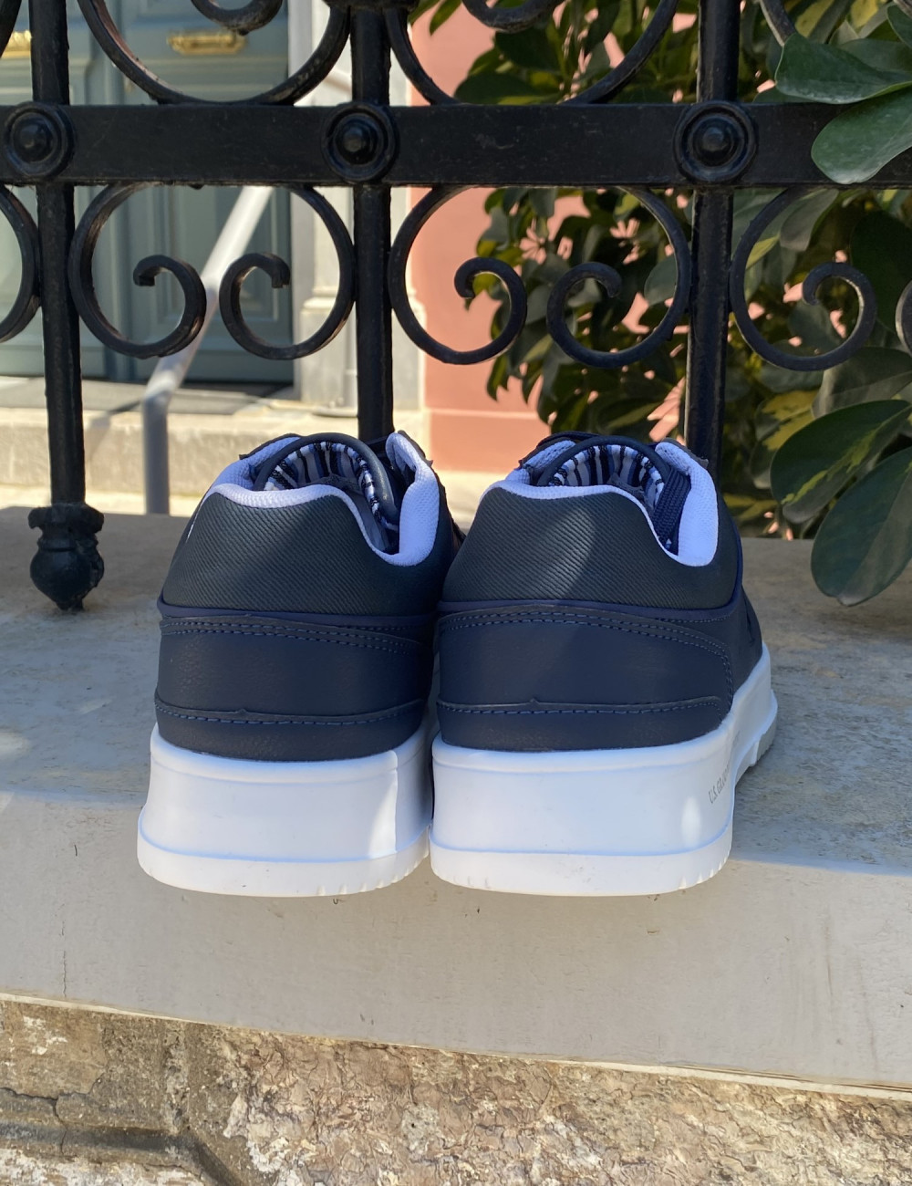  Ανδρικά χαμηλά Casual Sneakers κατασκευασμένα απο δερματίνη  άριστης ποιότητας.