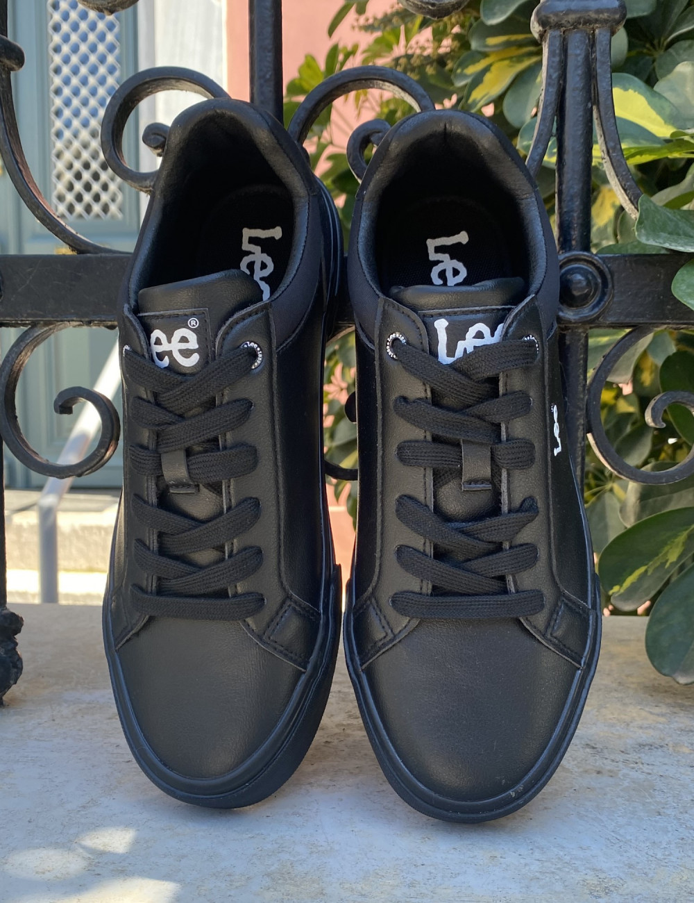 Ανδρικά χαμηλά Casual Sneakers κατασκευασμένα απο δερματίνη  άριστης ποιότητας.