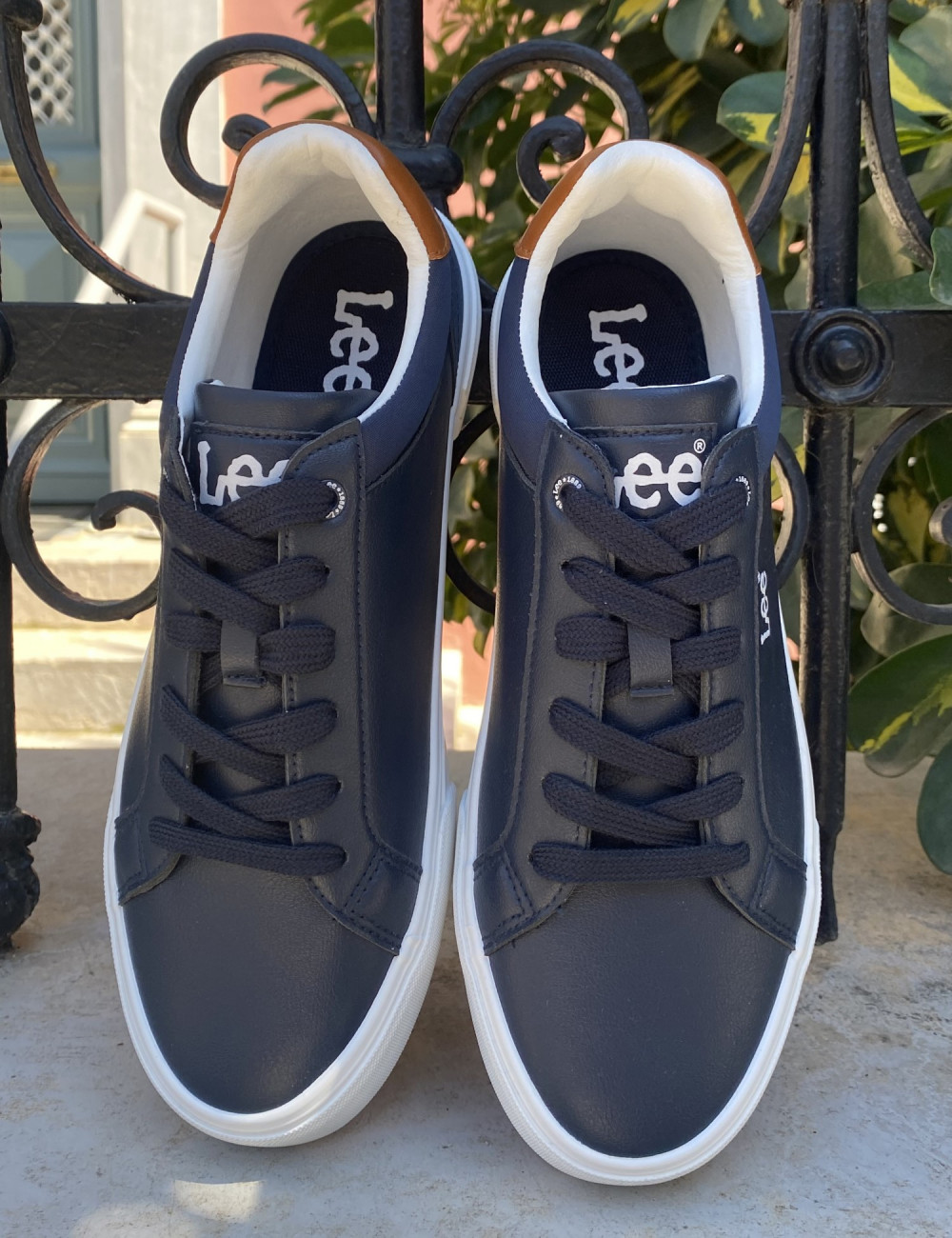 Ανδρικά χαμηλά Casual Sneakers κατασκευασμένα απο δερματίνη  άριστης ποιότητας.