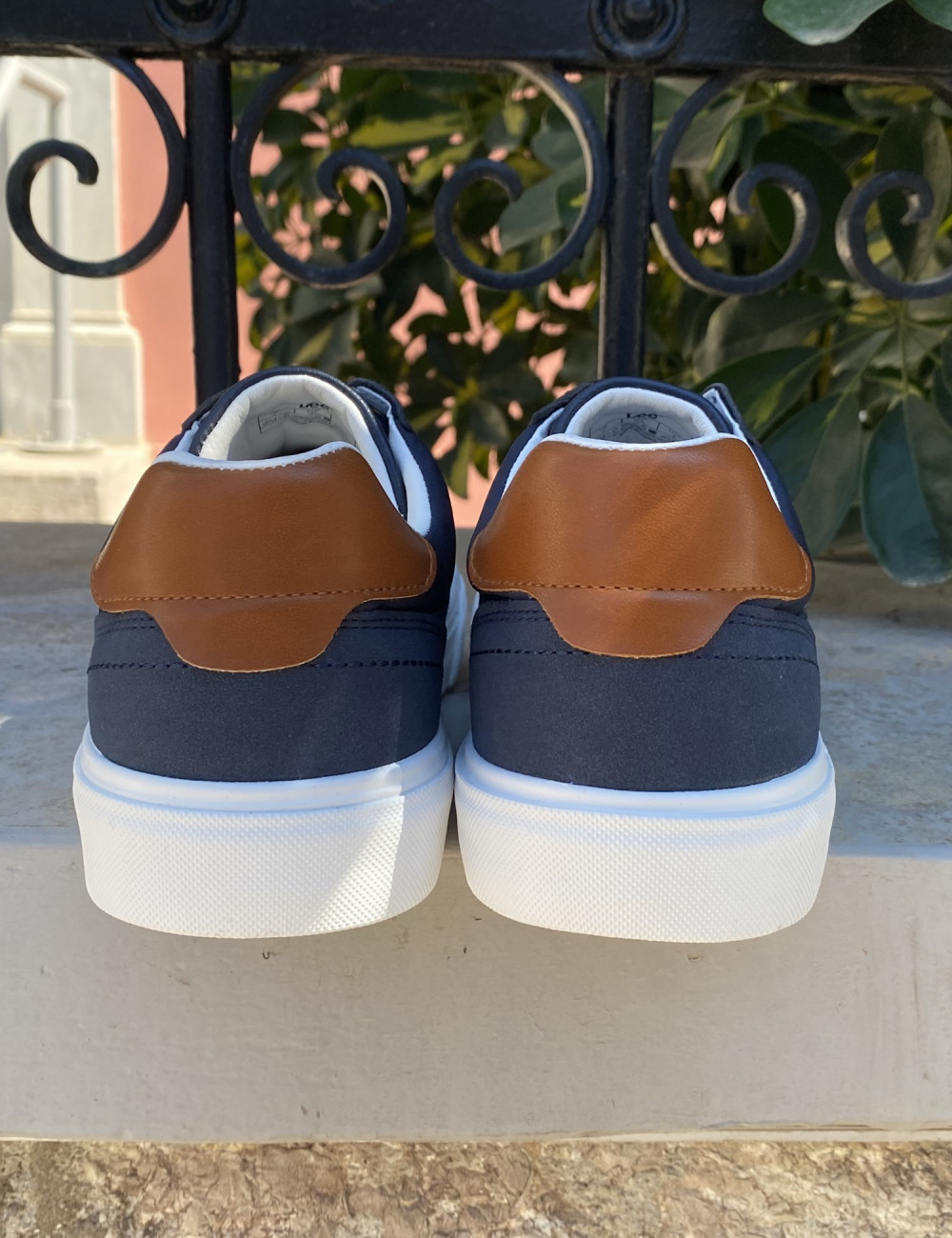 Ανδρικά χαμηλά Casual Sneakers κατασκευασμένα απο δερματίνη  άριστης ποιότητας.