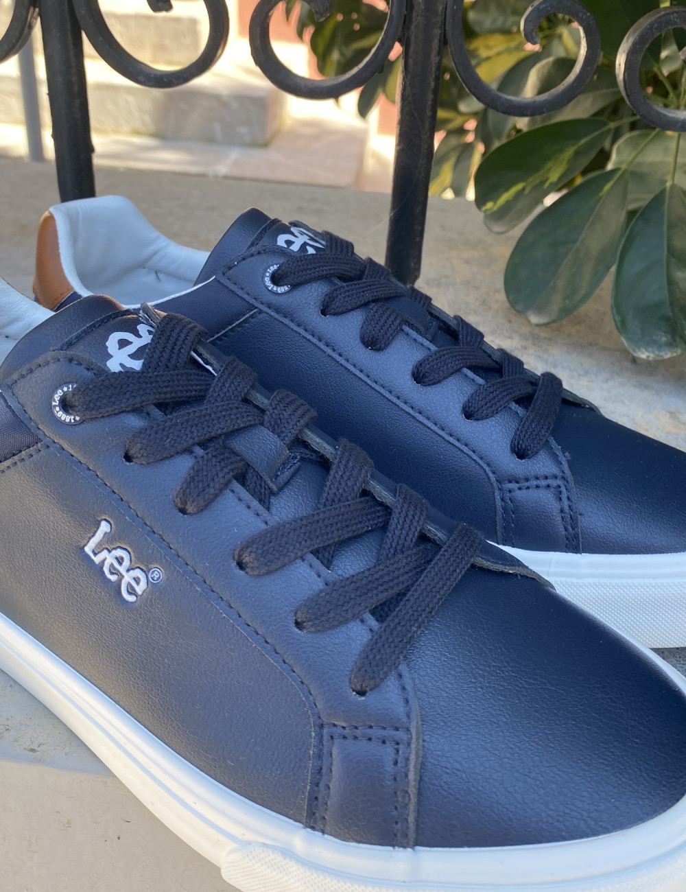 Ανδρικά χαμηλά Casual Sneakers κατασκευασμένα απο δερματίνη  άριστης ποιότητας.