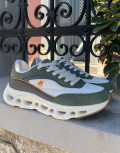 Ανδρικά Casual Sneakers με περίτεχνη διάτρητη σόλα, κατασκευασμένα απο δερματίνη  άριστης ποιότητας.