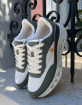 Ανδρικά Casual Sneakers με περίτεχνη διάτρητη σόλα, κατασκευασμένα απο δερματίνη  άριστης ποιότητας.