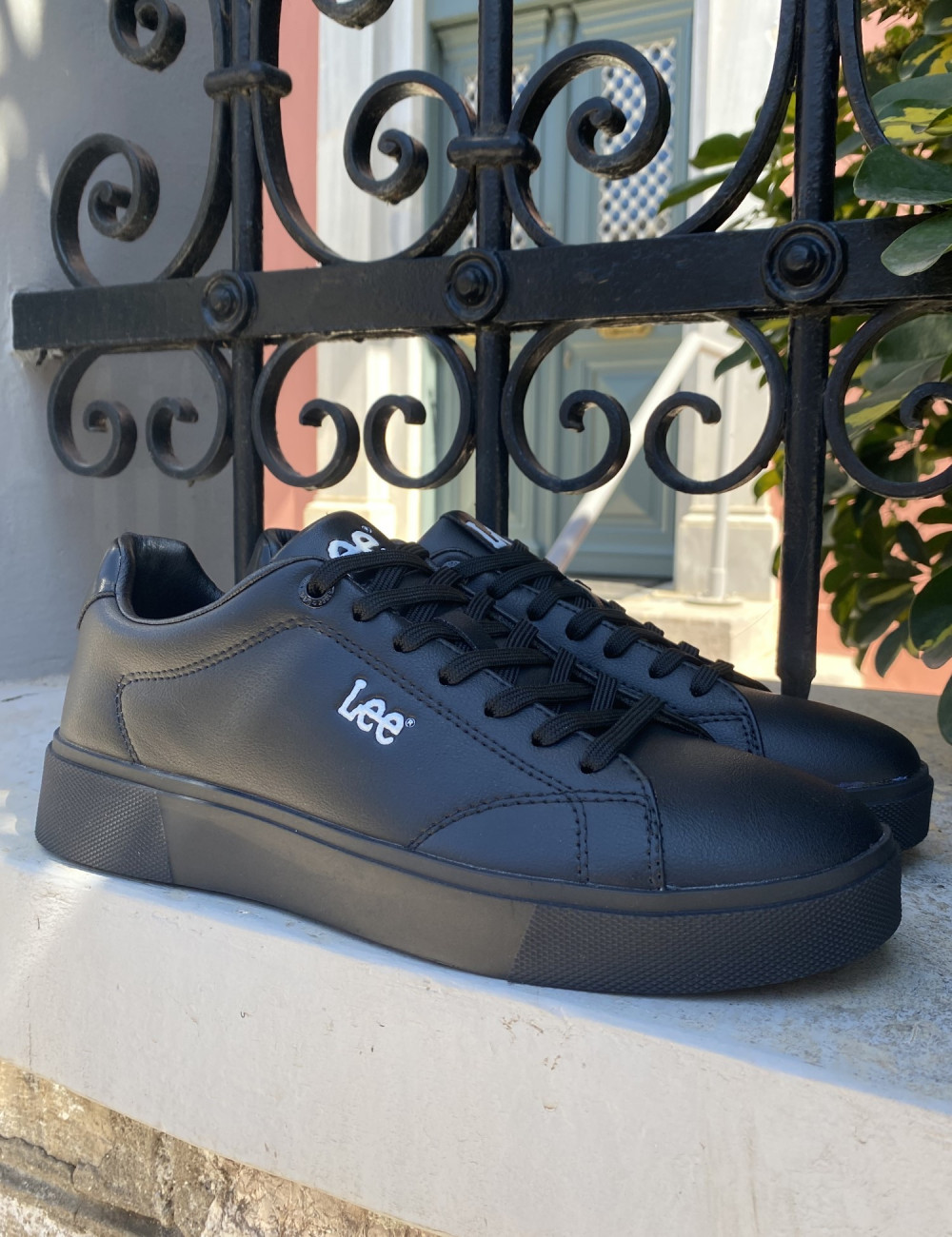 Ανδρικά χαμηλά Casual Sneakers κατασκευασμένα απο δερματίνη  άριστης ποιότητας.