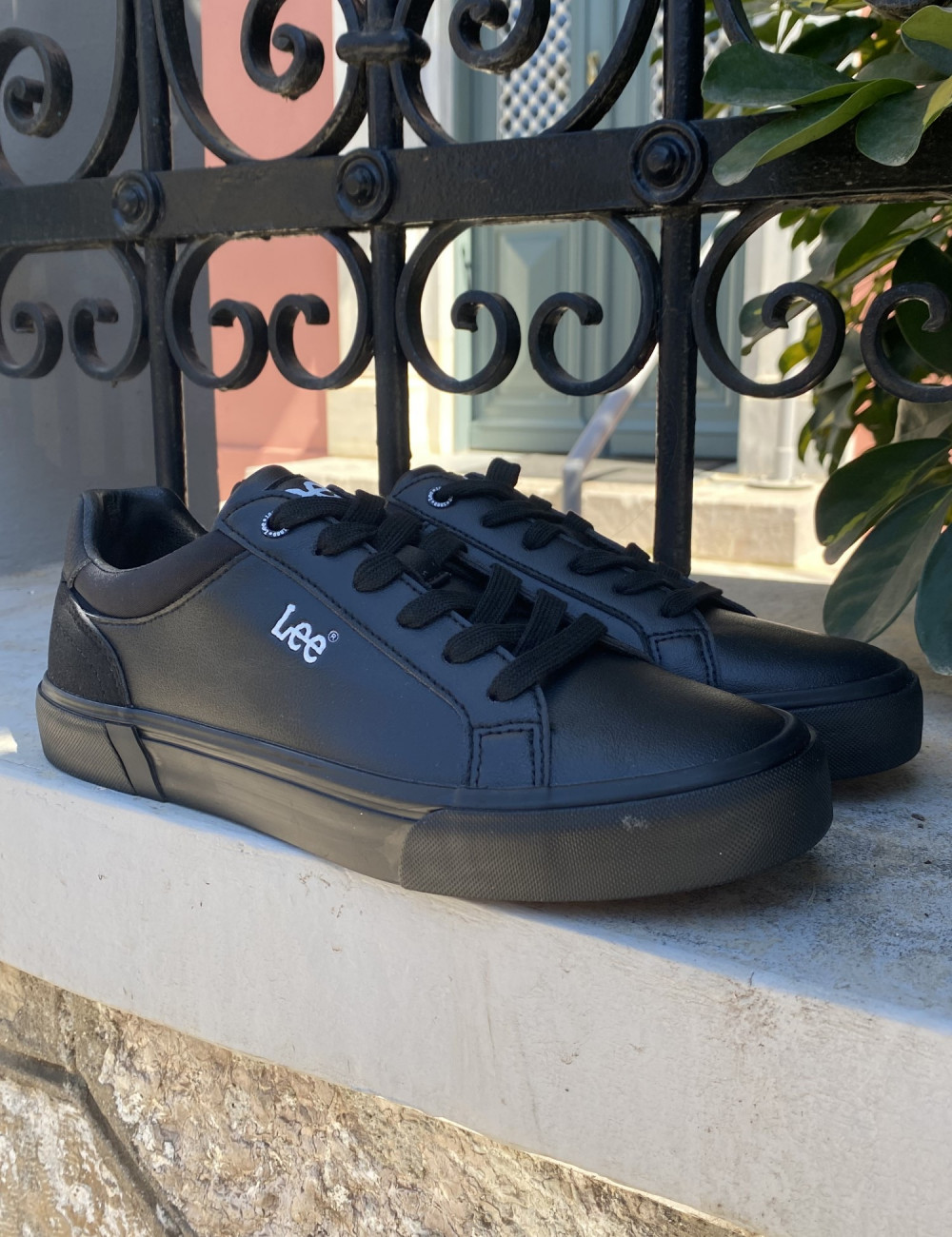 Ανδρικά χαμηλά Casual Sneakers κατασκευασμένα απο δερματίνη  άριστης ποιότητας.