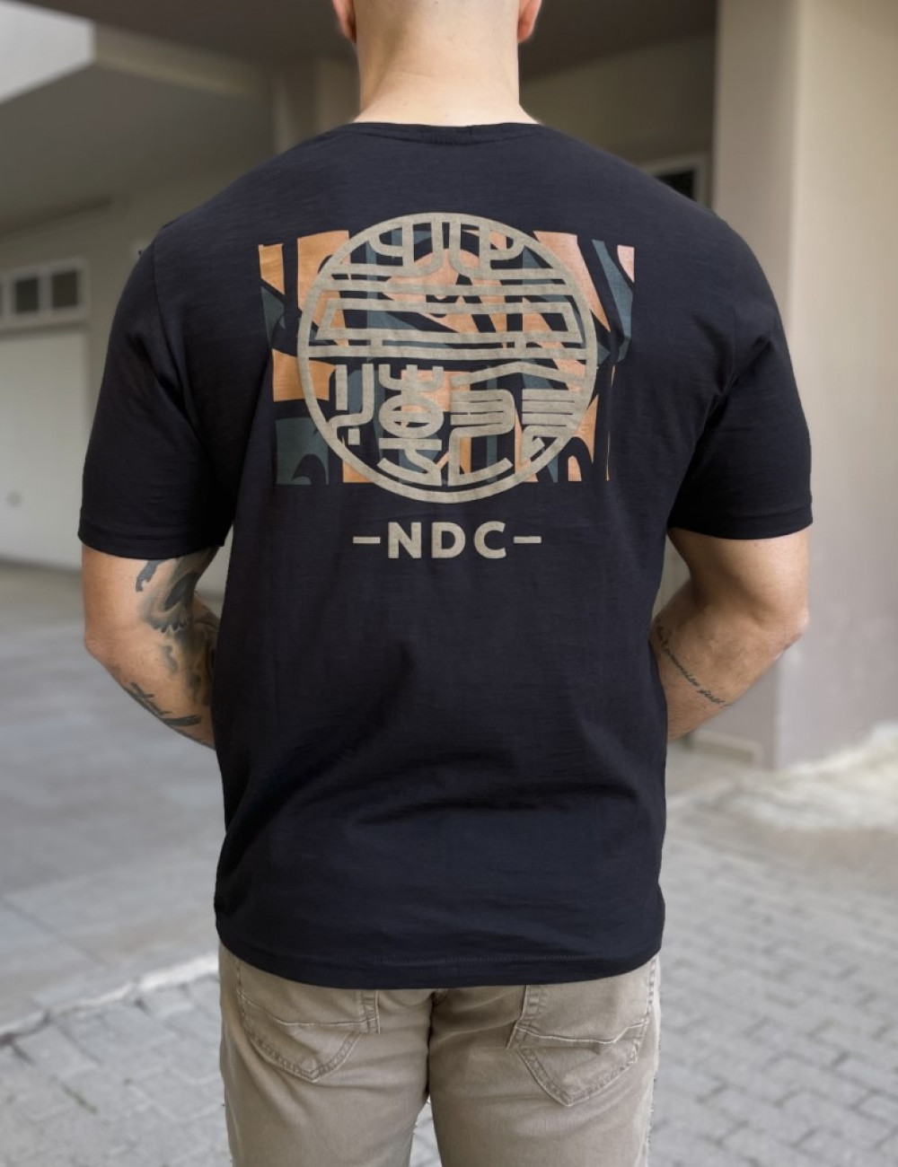 Αντρική κοντομάνικη μπλούζα της εταιρείας NDC.